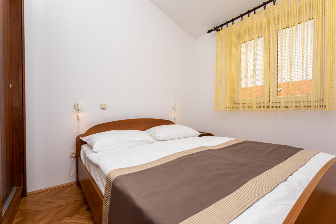 Apartments Crnekovic IV Baska  Exterior photo