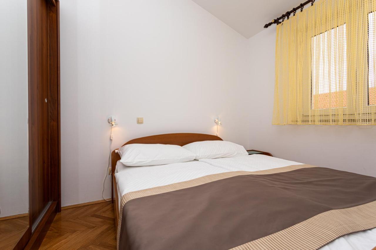 Apartments Crnekovic IV Baska  Exterior photo