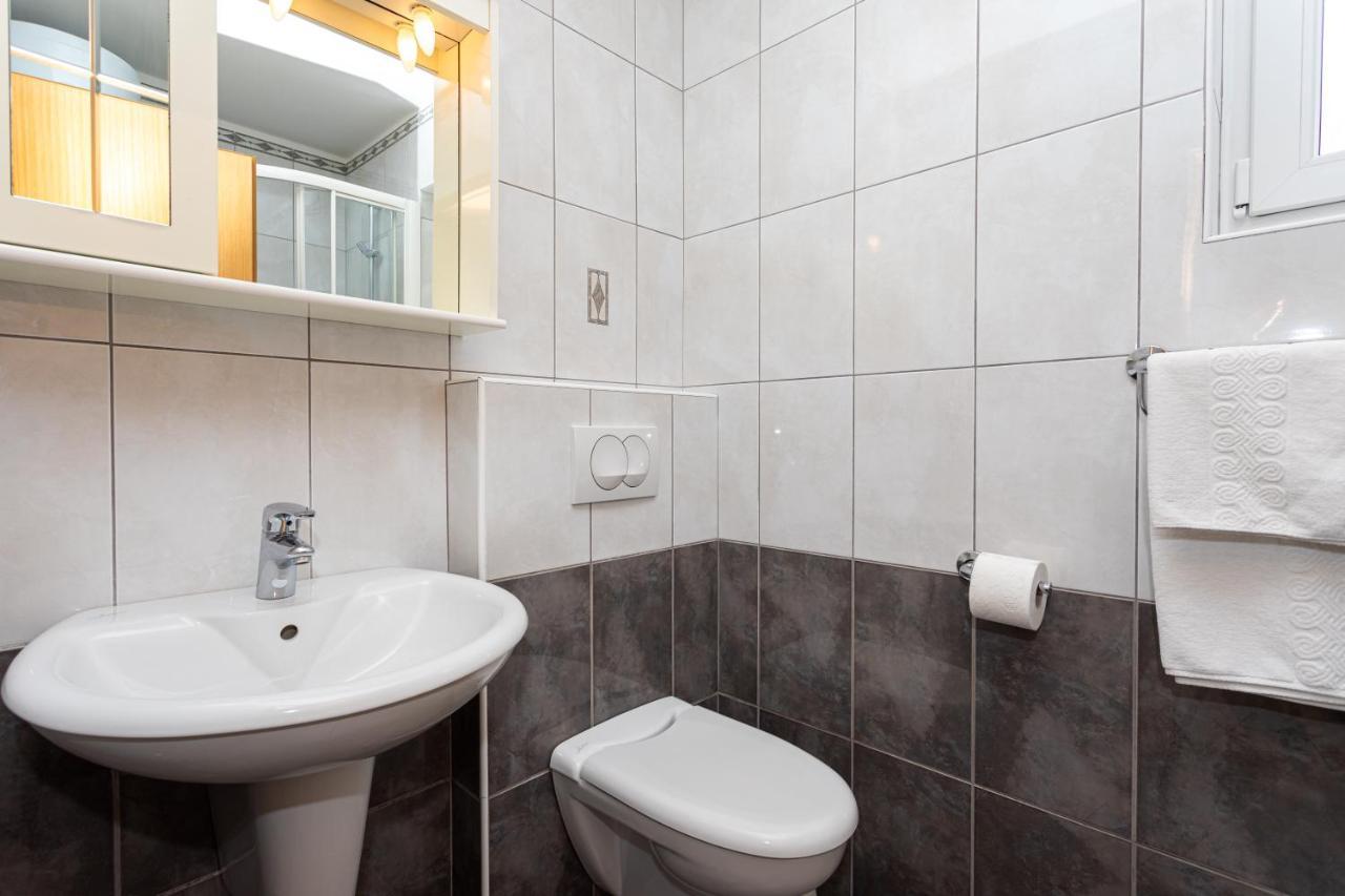 Apartments Crnekovic IV Baska  Exterior photo