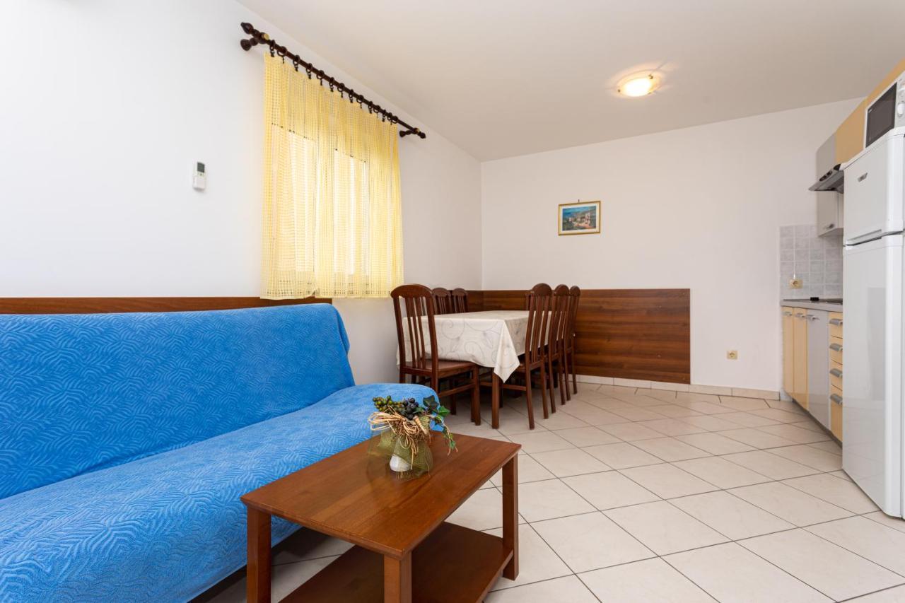 Apartments Crnekovic IV Baska  Exterior photo