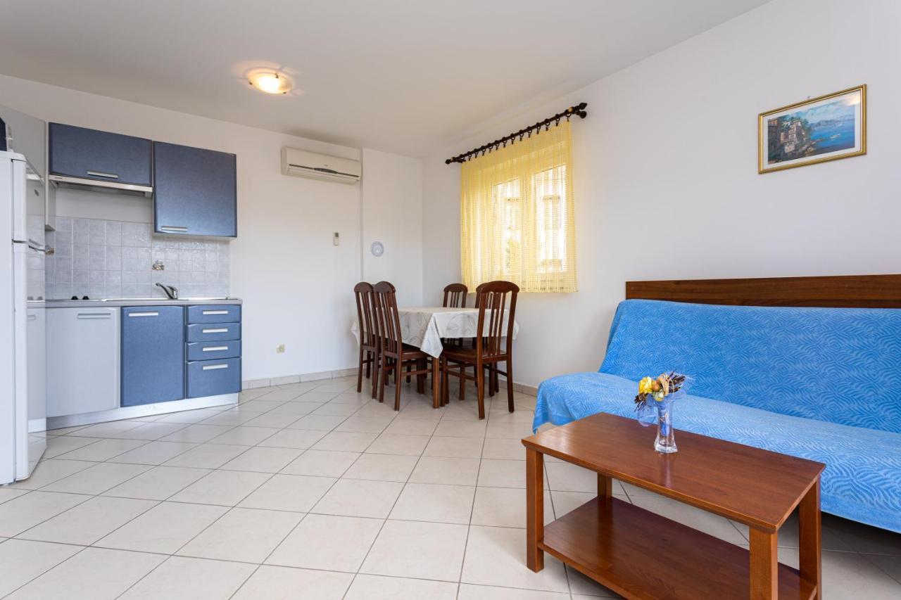 Apartments Crnekovic IV Baska  Exterior photo